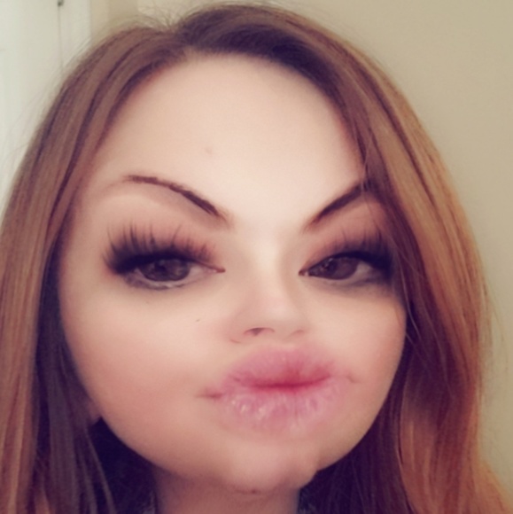 Meet your Posher, Stephanie - Picture 1 of 1